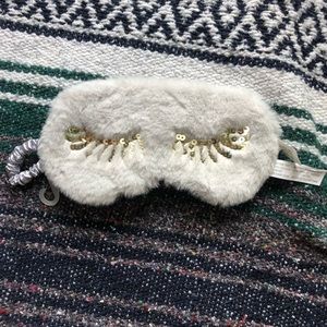 nwt icing eye mask!